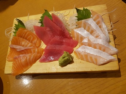 sashimi platter