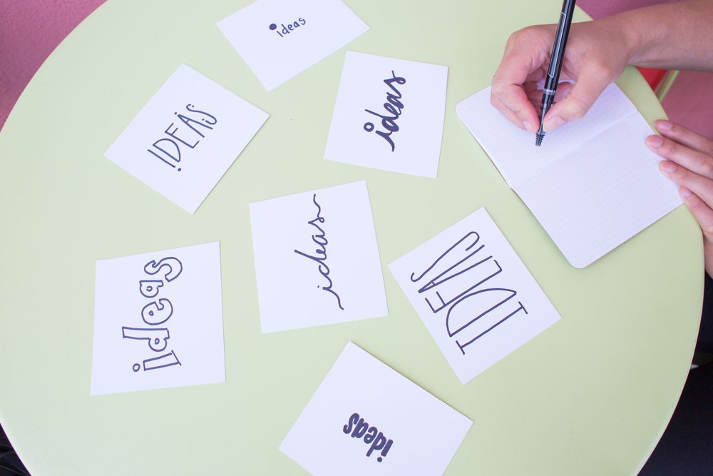 blur-brainstorming-business-close-up-new-year