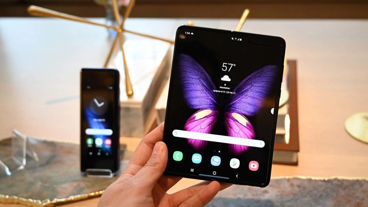 Galaxy Fold Cover Photo